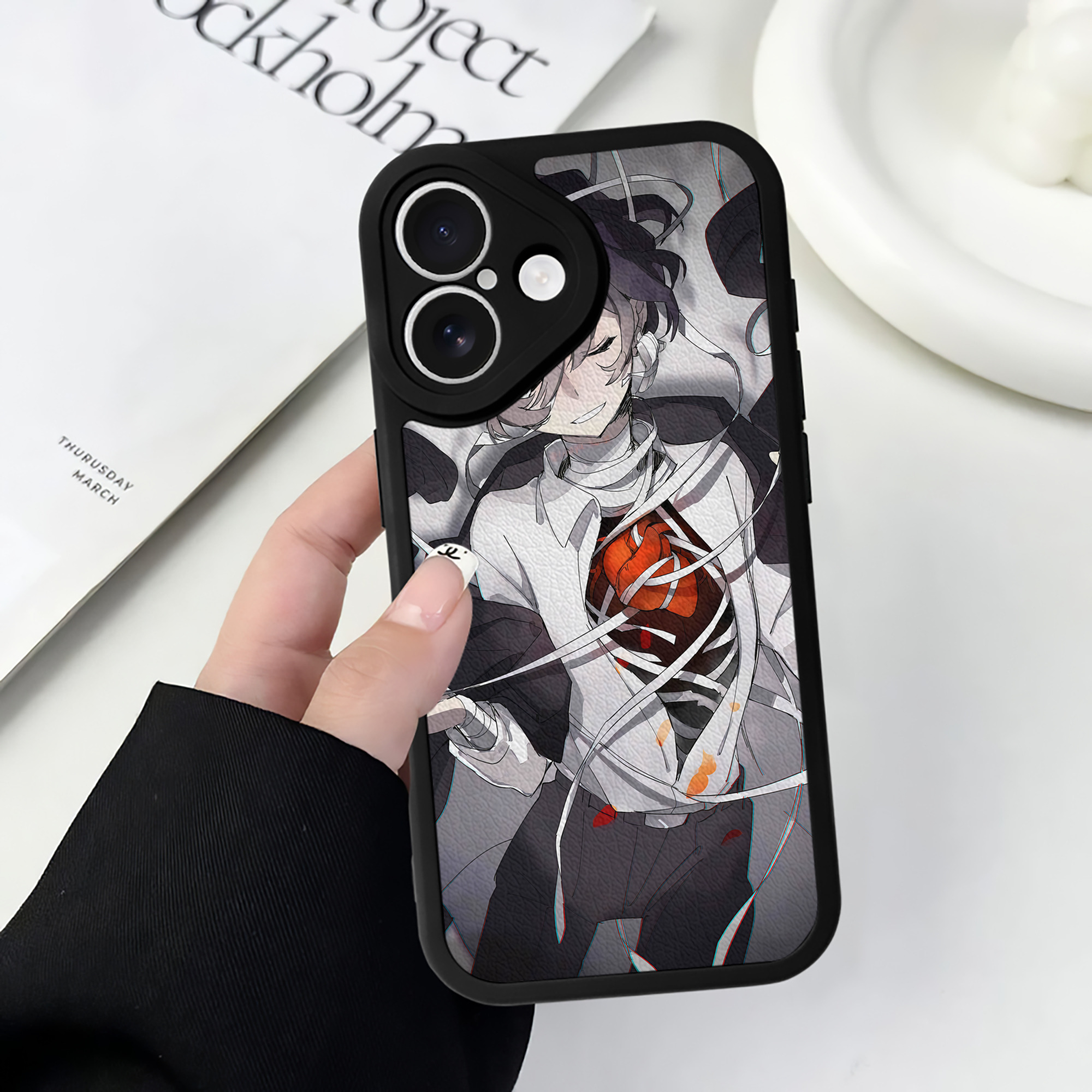 （画像用） 文豪ストレイドッグス Bungo Stray Dogs 【iPhone 16シリーズ対応】シリコンスマホケース（レザー調） 材質：シリコン